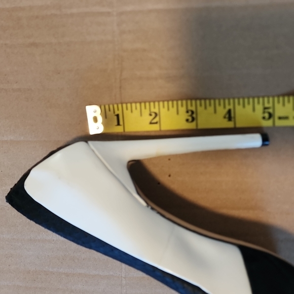 L.A.M.B. black/white suede & leather pumps-6.5 - Picture 13 of 14